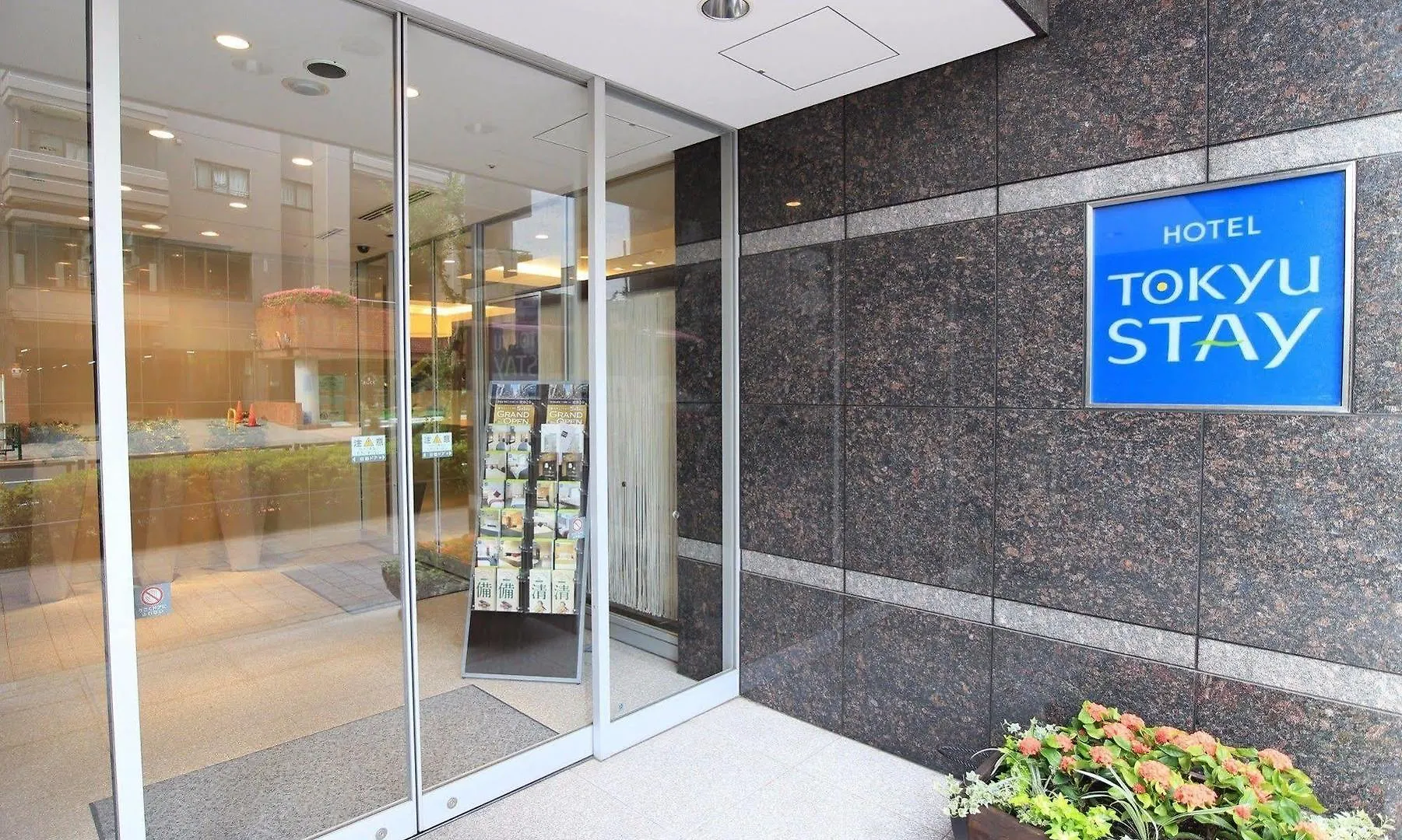 *** Hotel Tokyu Stay Nishi Shinjuku Tokyo Japan